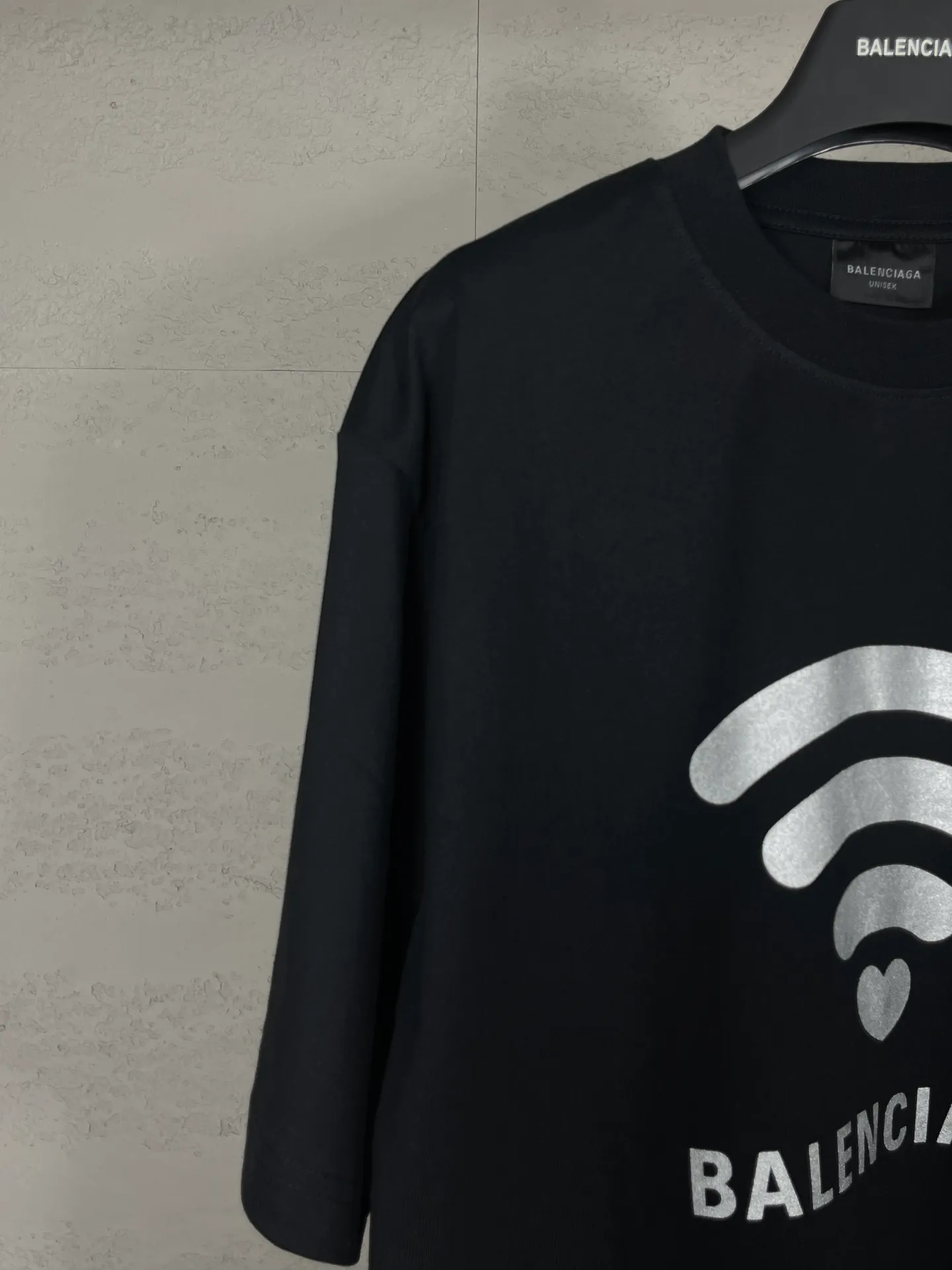 【 . Quality】BALENCI*GA/ .2024 .520 WI-FI T . . Authentic ， ！ ZP 。 260 ， . ， ，。 。 . ， 。 OS . Same Style ：BL 223368 :Black.Cream White Size：XS L